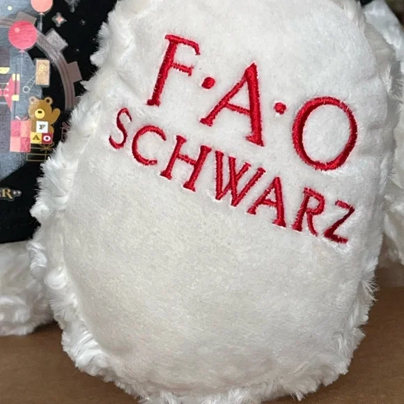 NEW FAO Schwarz Large Curly White Sitting Bear Plush - Return To Wonder - Picture 7 of 13